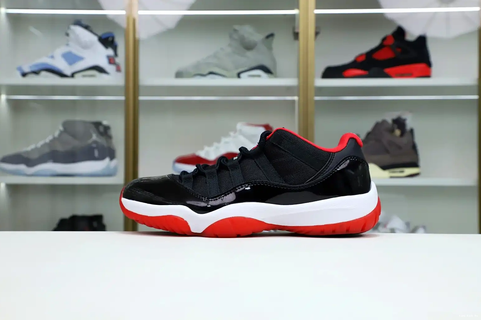 Kimikick 11 LOW JORDAN BRED RETRO AIR 0811